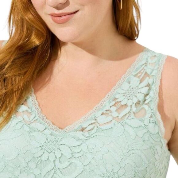 Torrid Mint Green Stretch Lace V-Neck Tank NWT - Picture 3 of 12